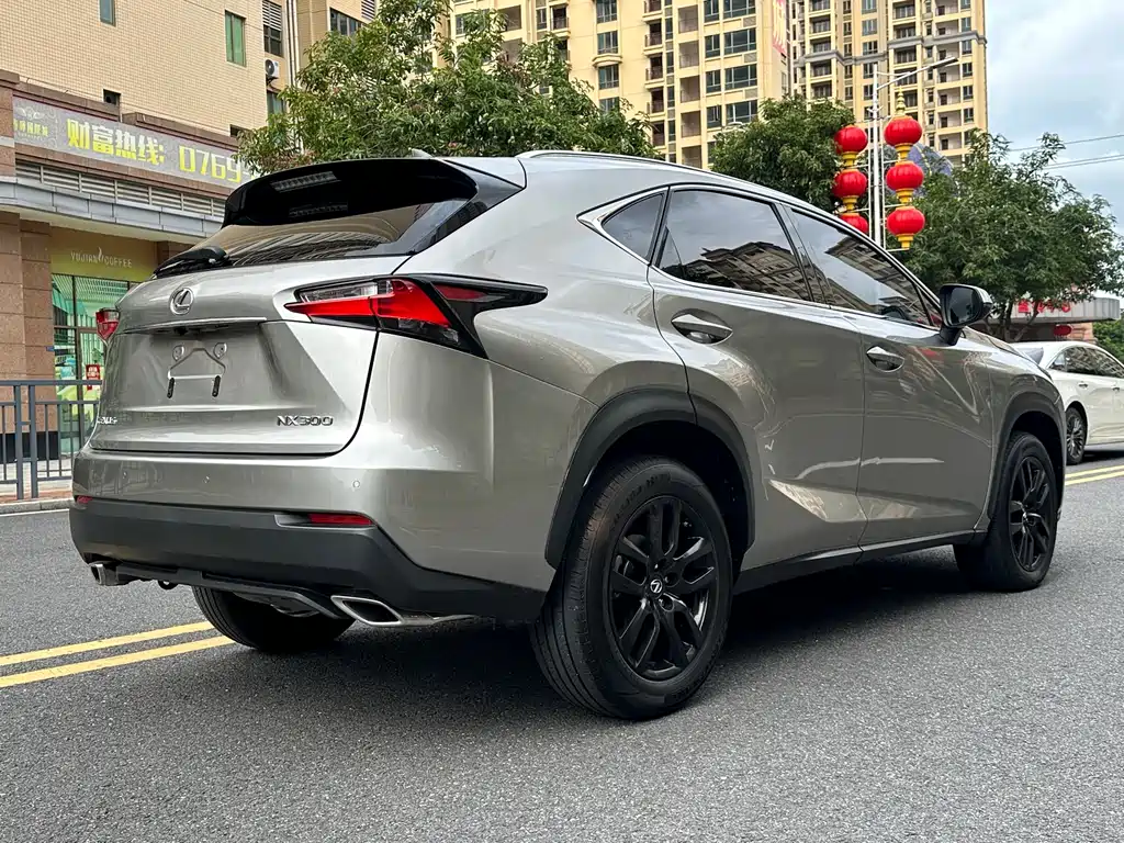 Lexus NX 2016 — фото 9