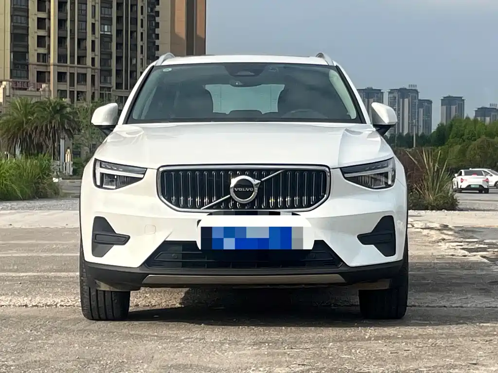 Volvo XC40 2024 — фото 2