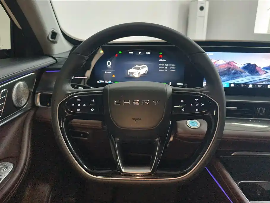 Chery Tiggo 8 PRO NEV 2023 — фото 15