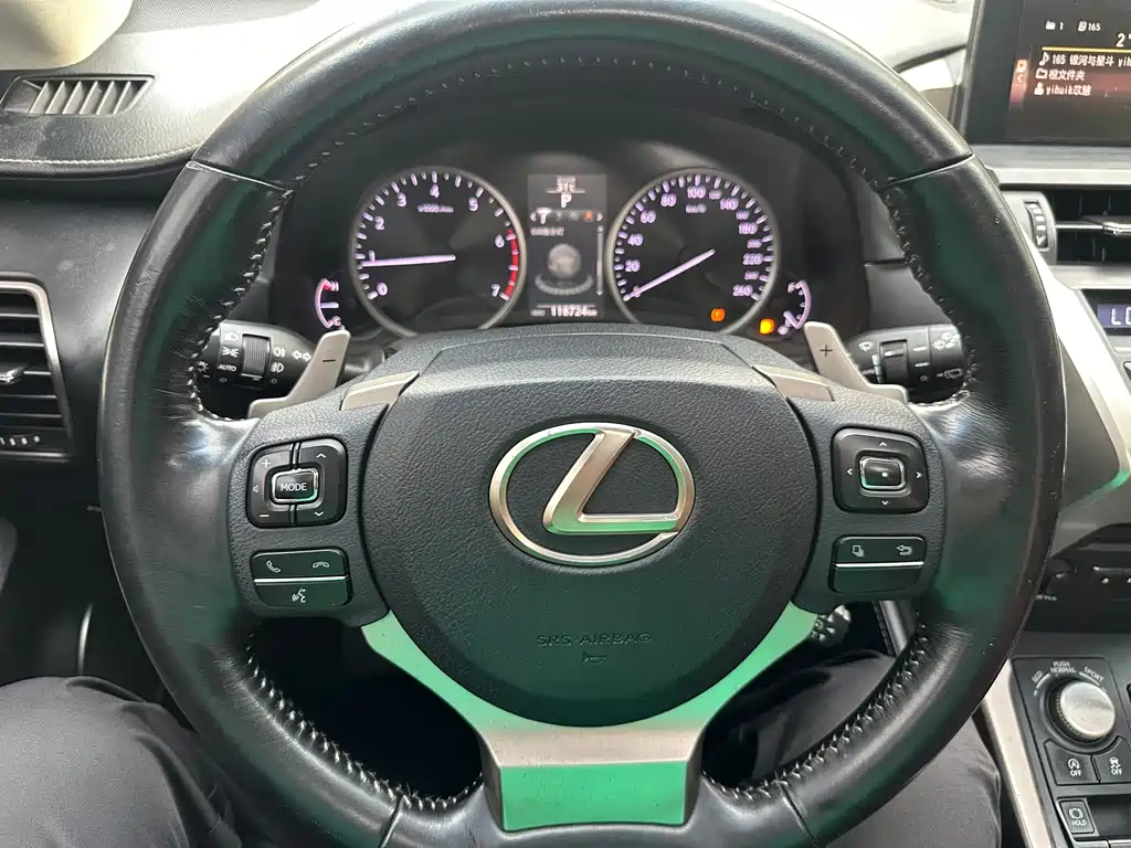 Lexus NX 2016 — фото 17