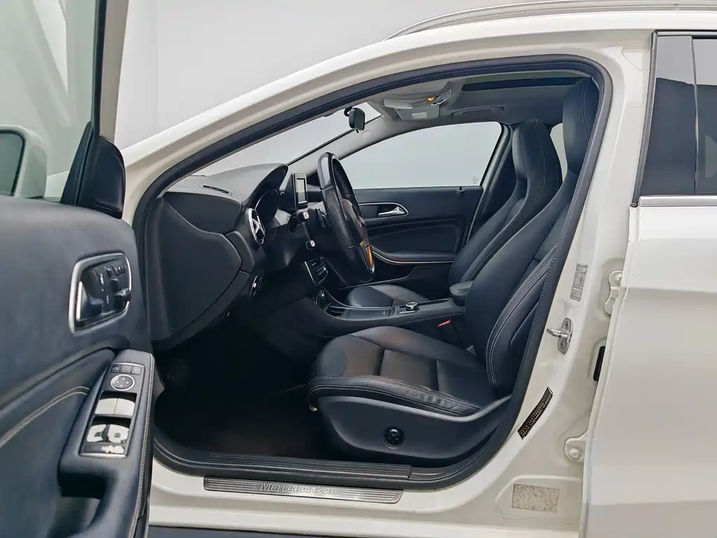 Mercedes-Benz GLA 2015 — фото 14