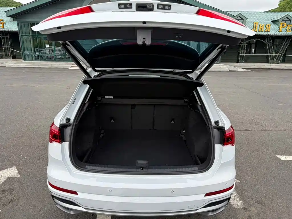 Audi Q3 2023 — фото 10