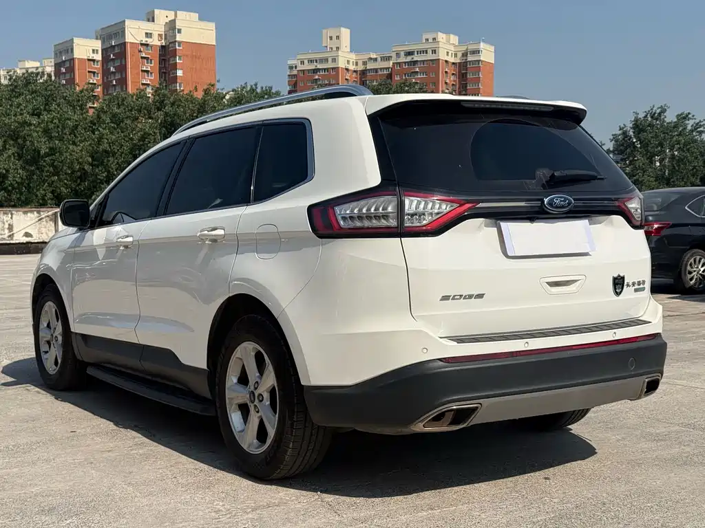 Ford Edge 2016 — фото 10