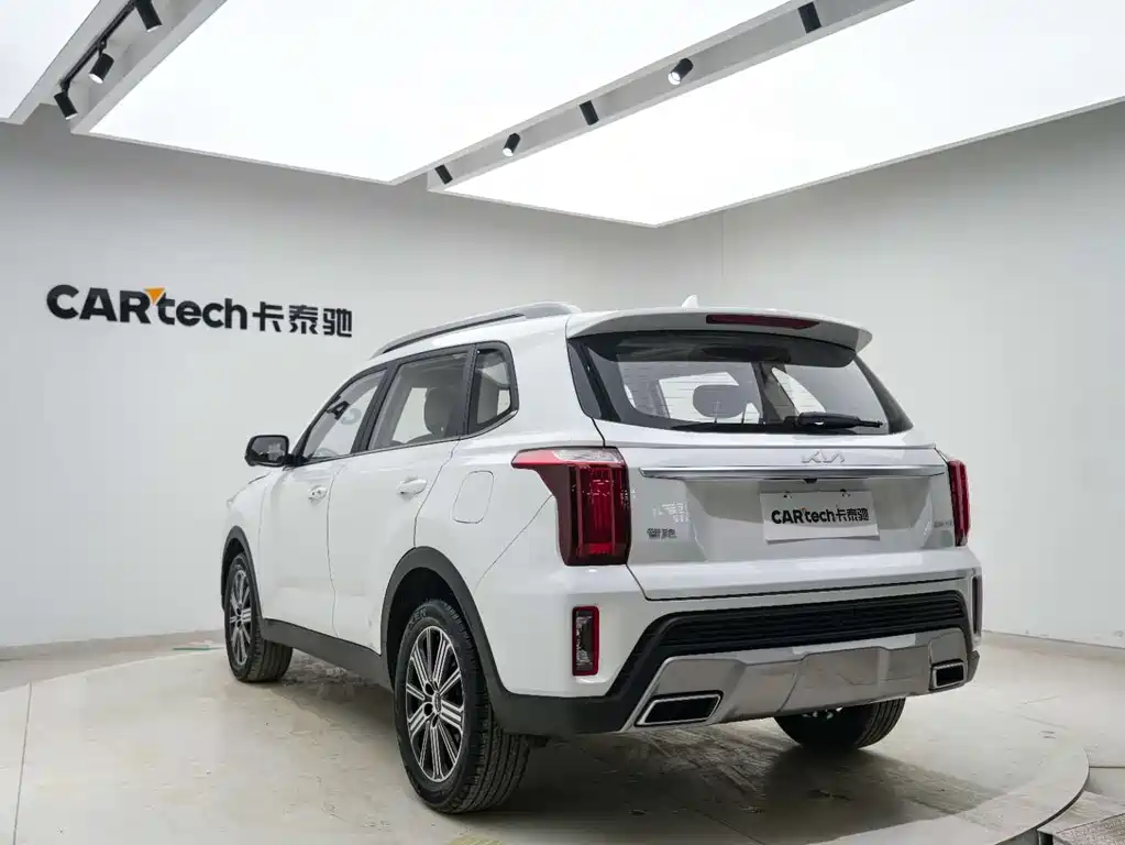 Kia Sportage 2023 — фото 19