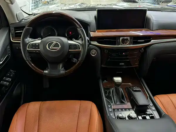 Lexus LX 2016