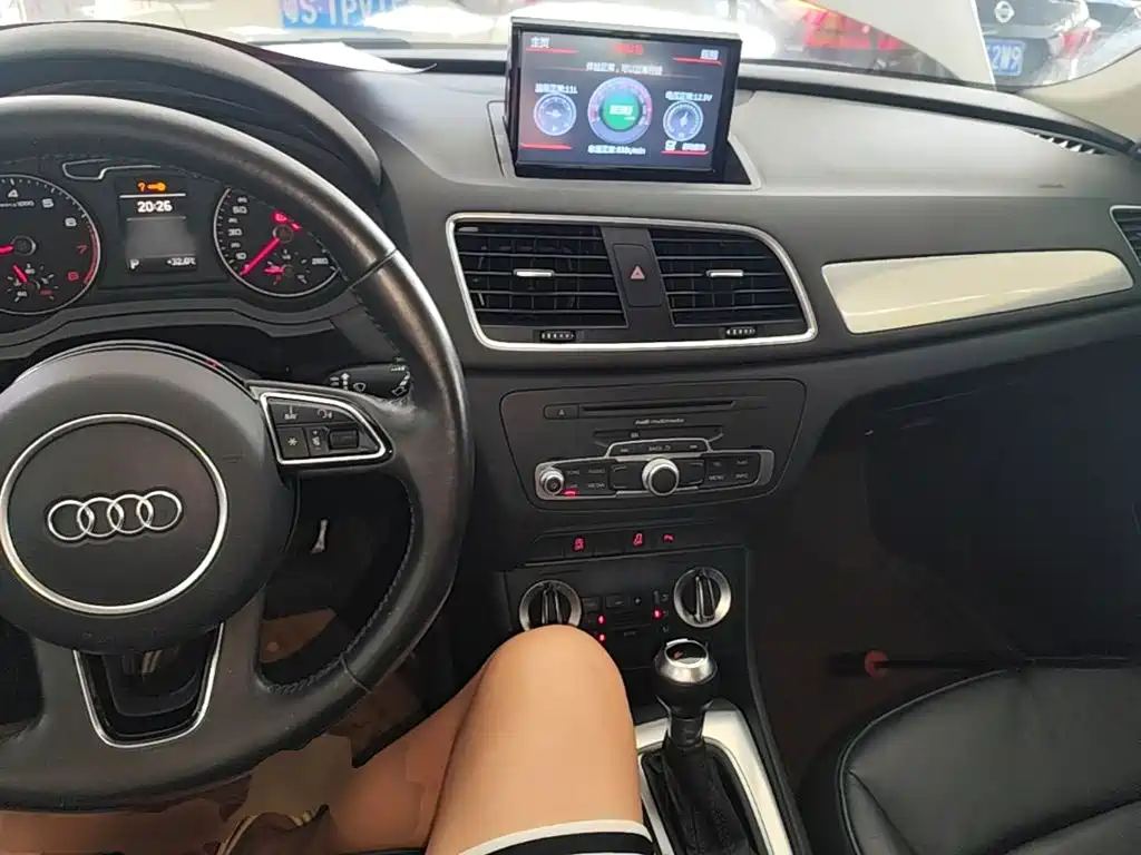 Audi Q3 2016 — фото 10
