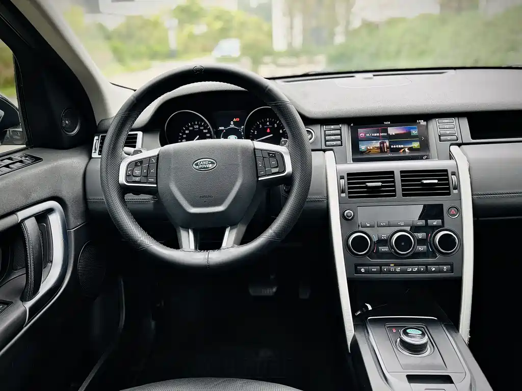 Land Rover Discovery Sport 2019 — фото 9