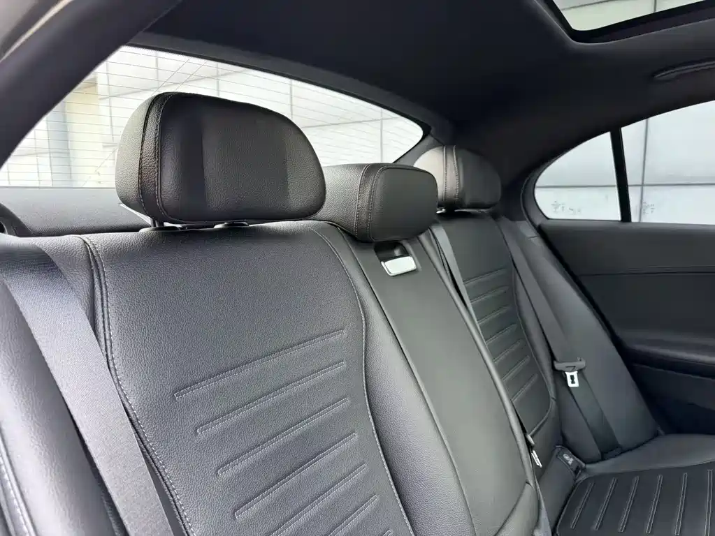 Mercedes-Benz C-Class 2022 — фото 16
