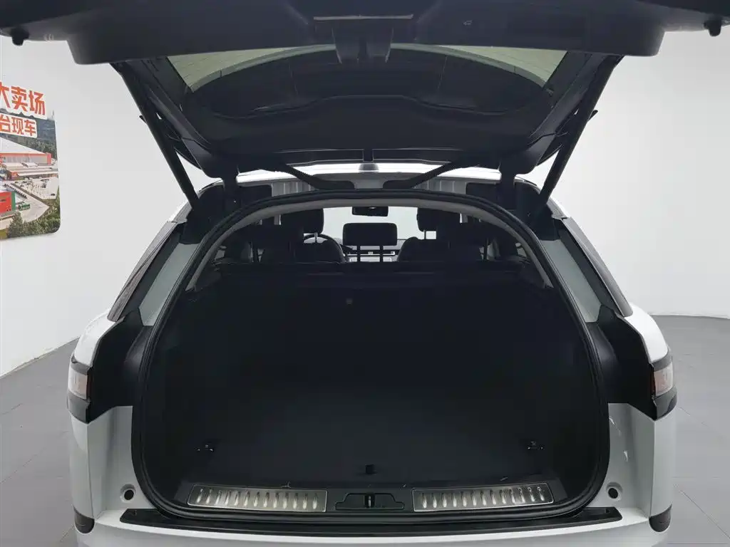 Land Rover Velar 2022 — фото 16