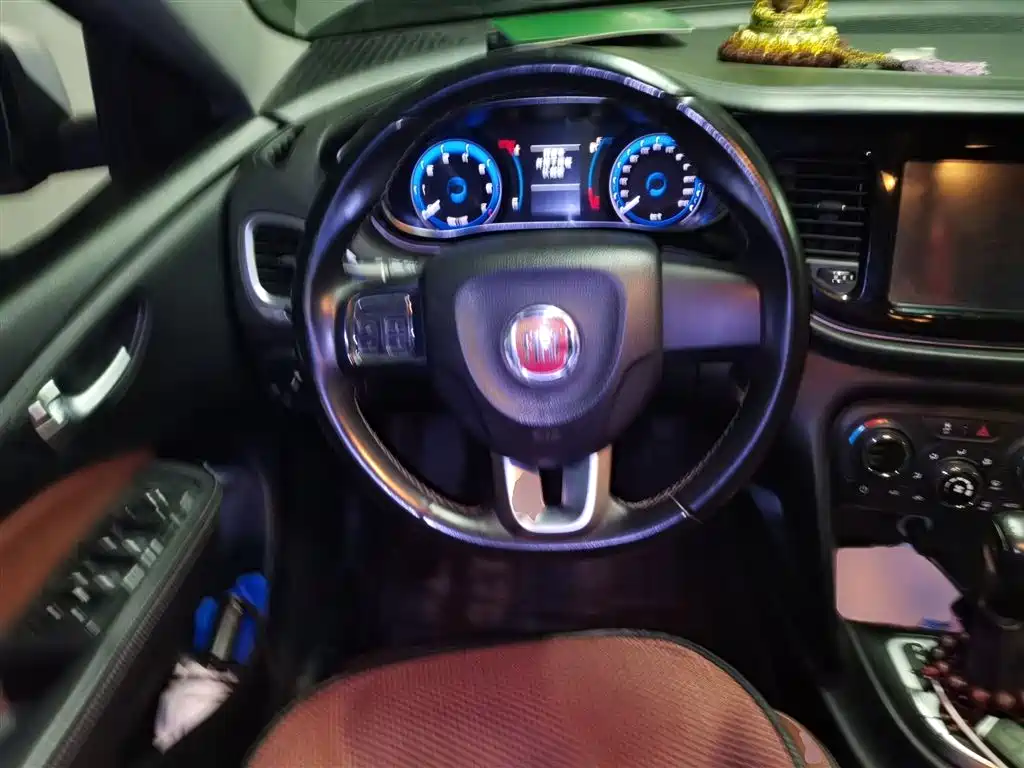 Fiat Viaggio 2015 — фото 3