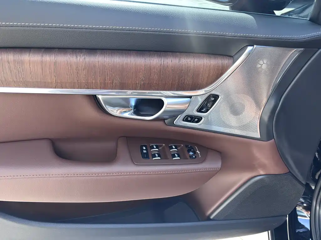 Volvo S90 PHEV 2023 — фото 14