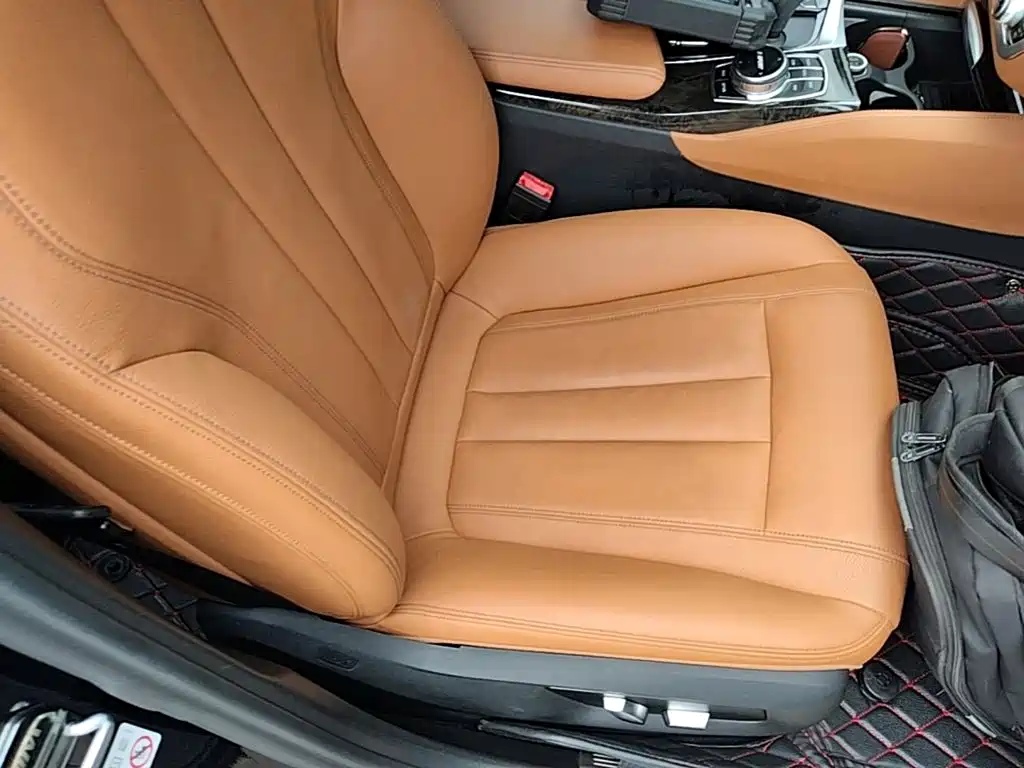 BMW 5 Series 2018 — фото 25