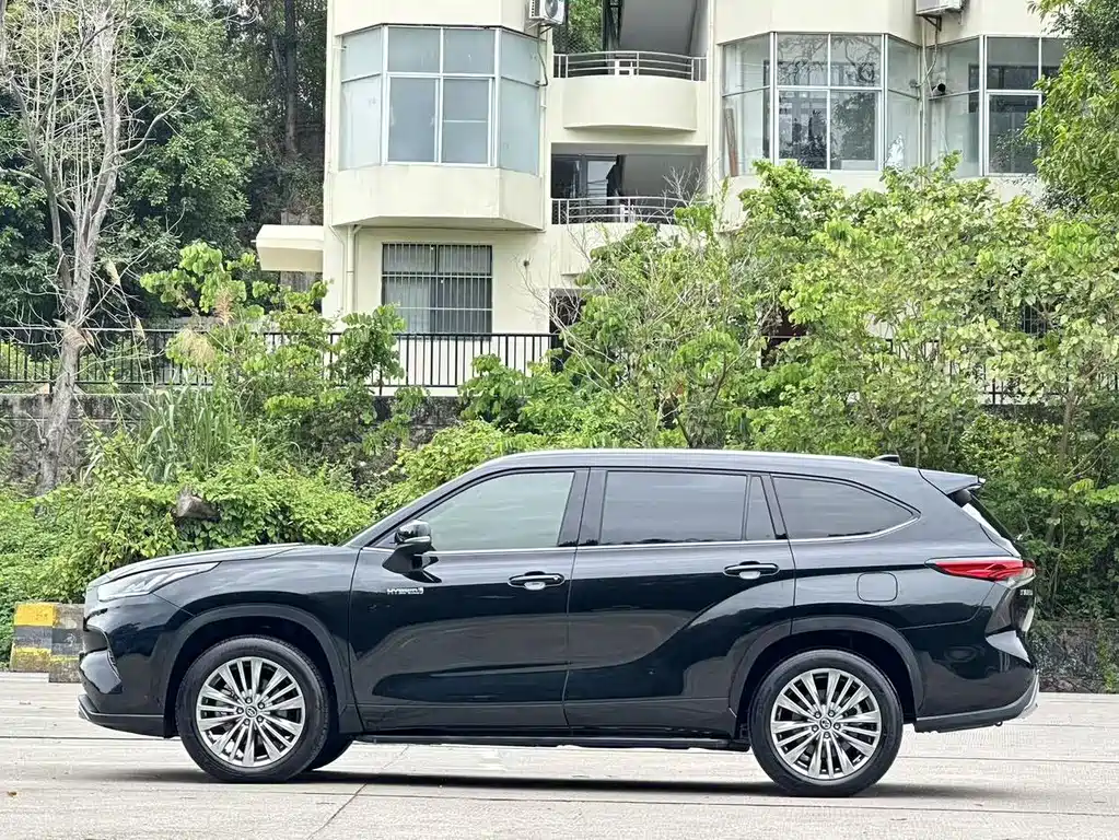 Toyota Highlander 2024 — фото 19