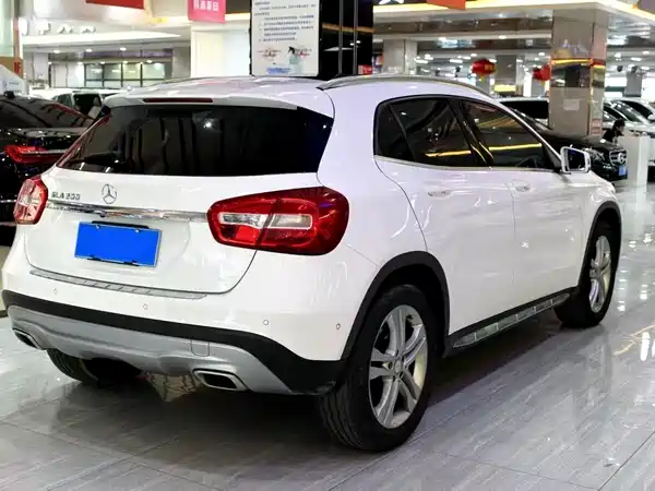Mercedes-Benz GLA 2015