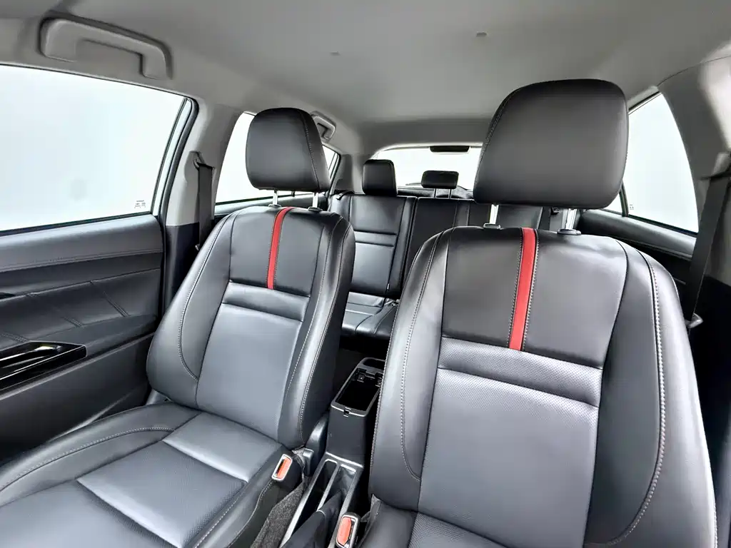 Toyota Yaris L 2022 — фото 13