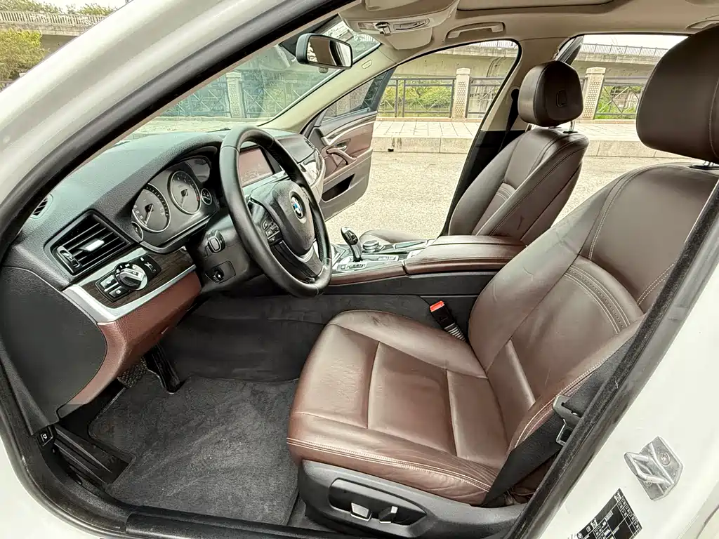 BMW 5 Series 2015 — фото 4