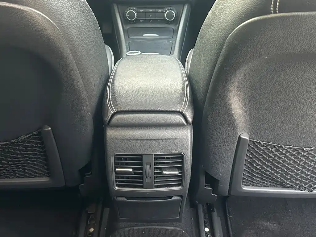 Mercedes-Benz GLA 2017 — фото 13