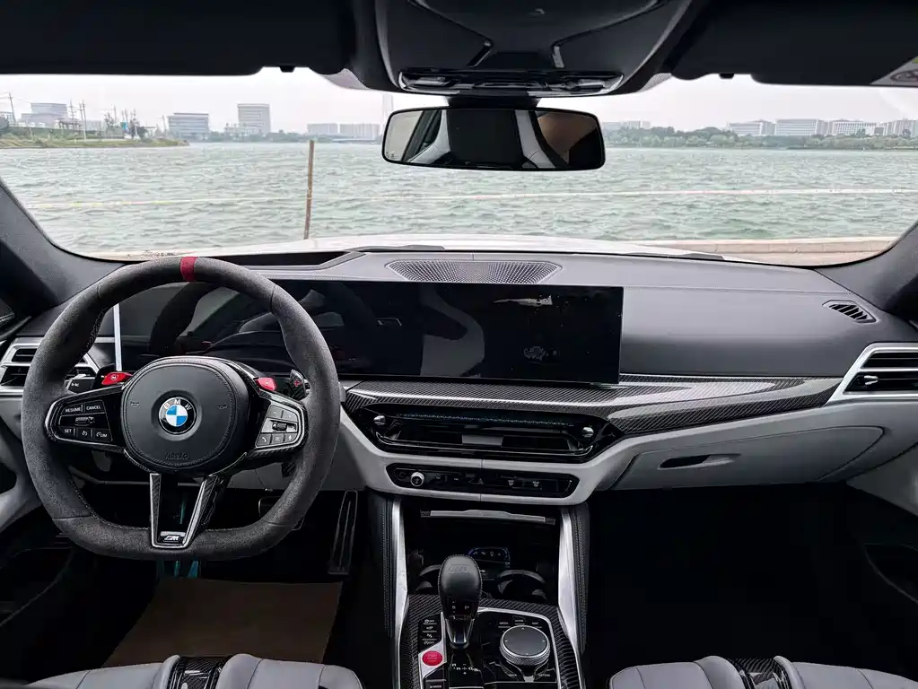 BMW M4 2025 — фото 15