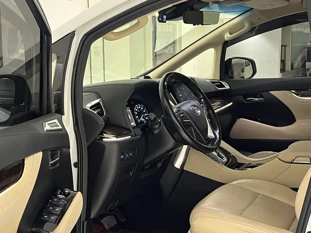 Toyota Alphard 2021 — фото 6