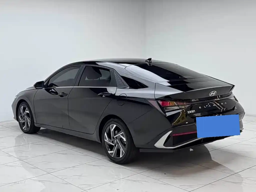Hyundai Elantra 2024