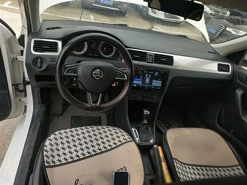 Skoda Rapid 2019 — фото 10