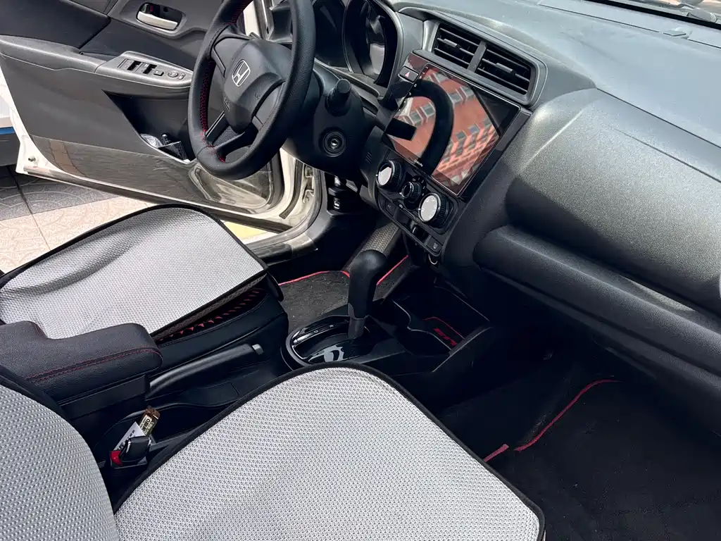 Honda Fit 2018 — фото 9