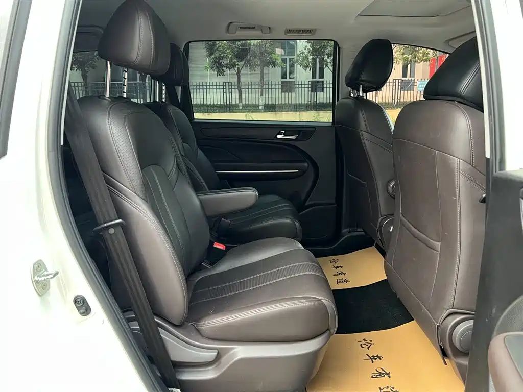 GAC Motor Trumpchi M6 2019 — фото 18