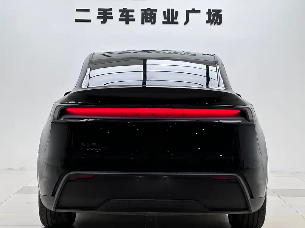 Tesla Model Y 2026