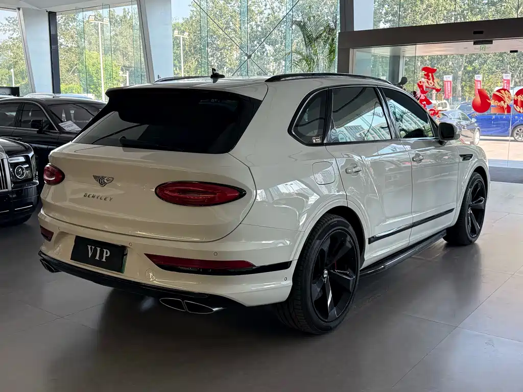 Bentley Bentayga PHEV 2021