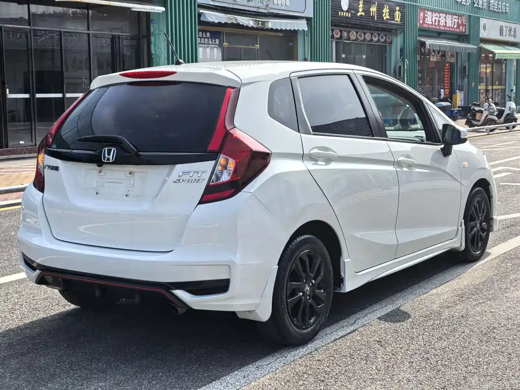 Honda Fit 2018 — фото 17