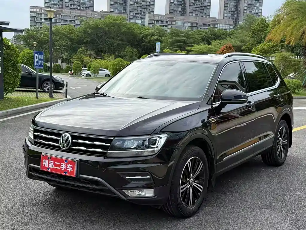 Volkswagen Tiguan L 2019 — фото 1