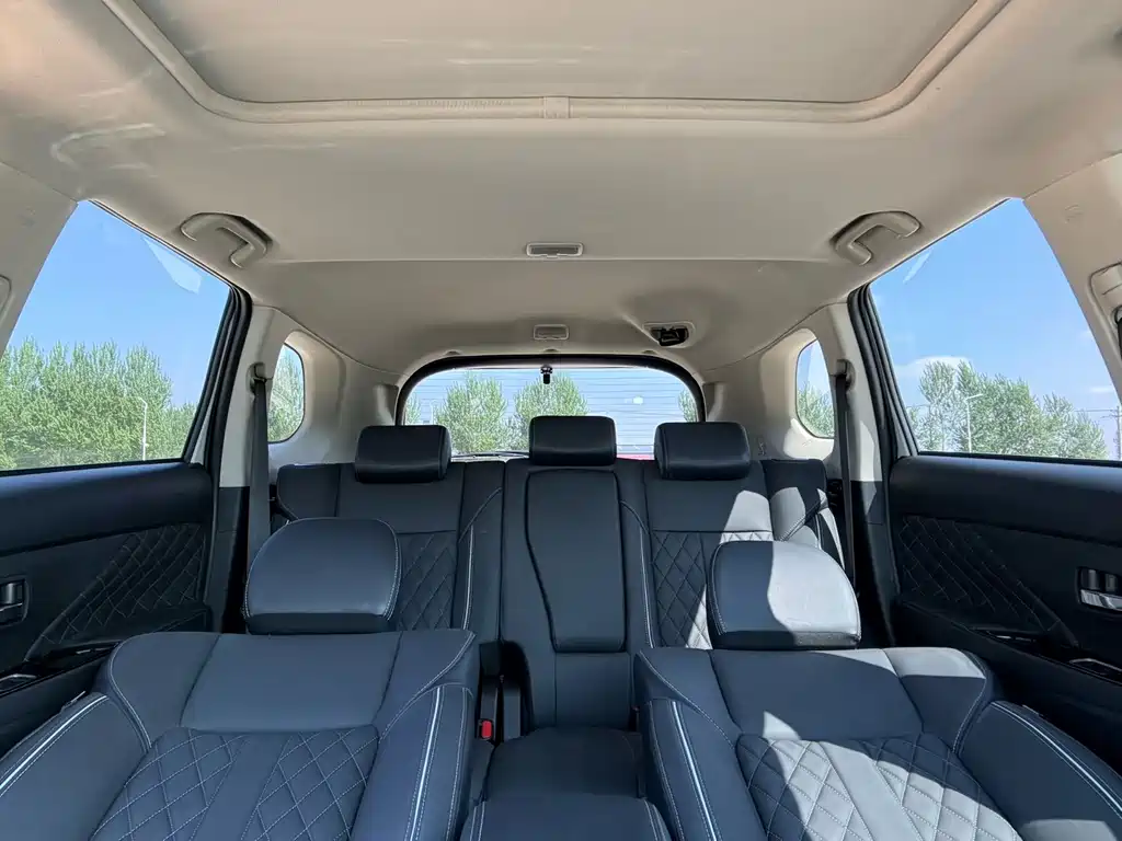 Mitsubishi Outlander 2021 — фото 10