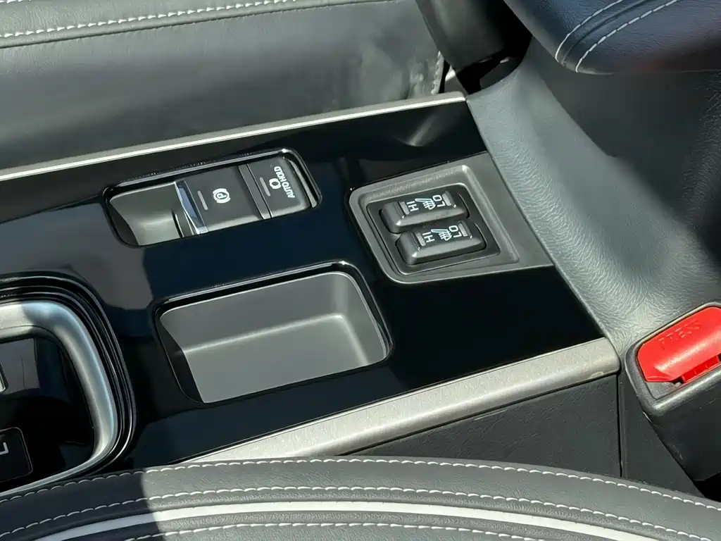 Mitsubishi Outlander 2021 — фото 15