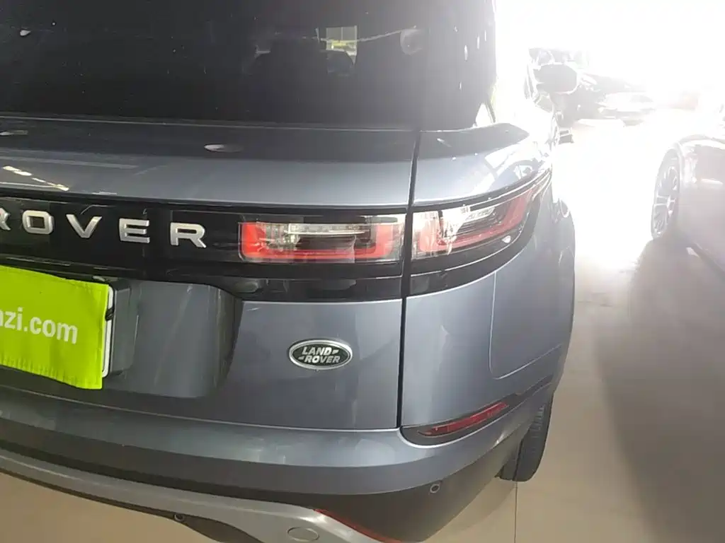 Land Rover Velar 2023 — фото 8