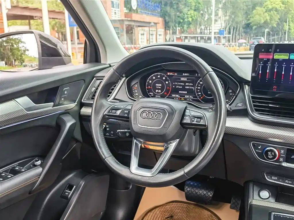 Audi Q5L 2019 — фото 12