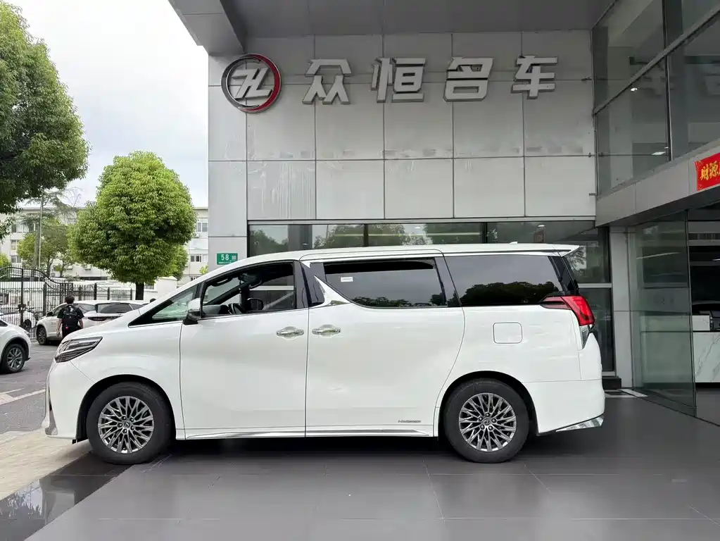 Lexus LM 2022 — фото 18