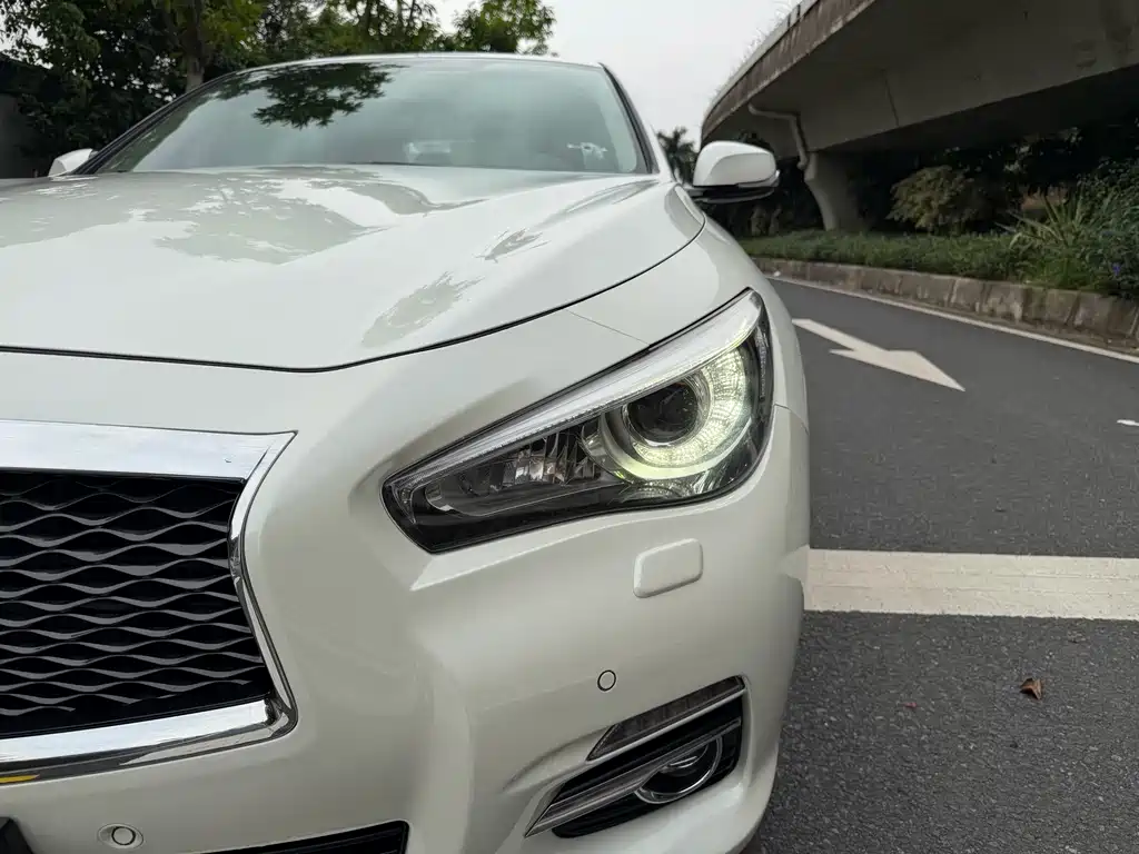 Infiniti Q50L 2017 — фото 4