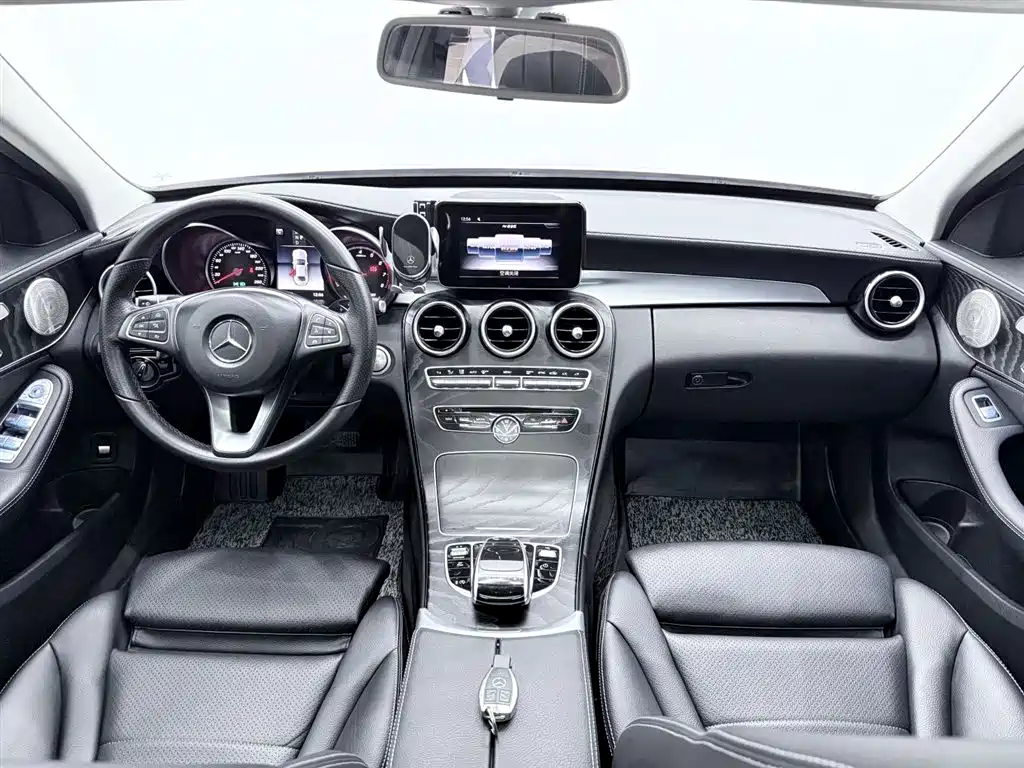 Mercedes-Benz C-Class 2018 — фото 12