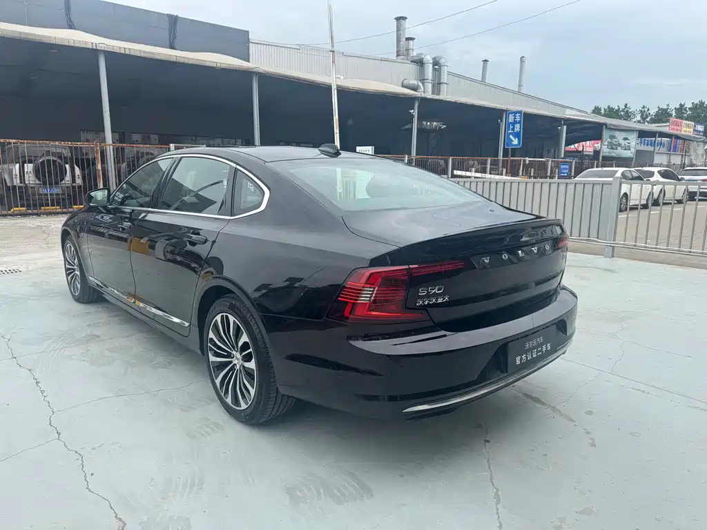 Volvo S90 PHEV — фото 14