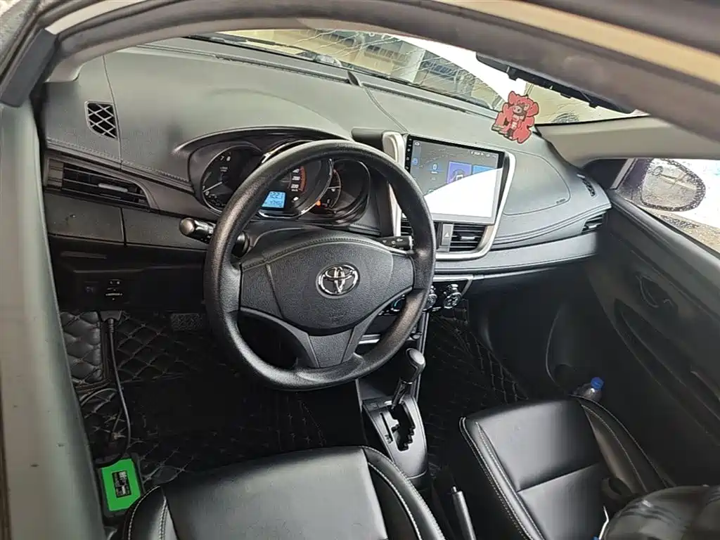 Toyota Yaris L 2021 — фото 10