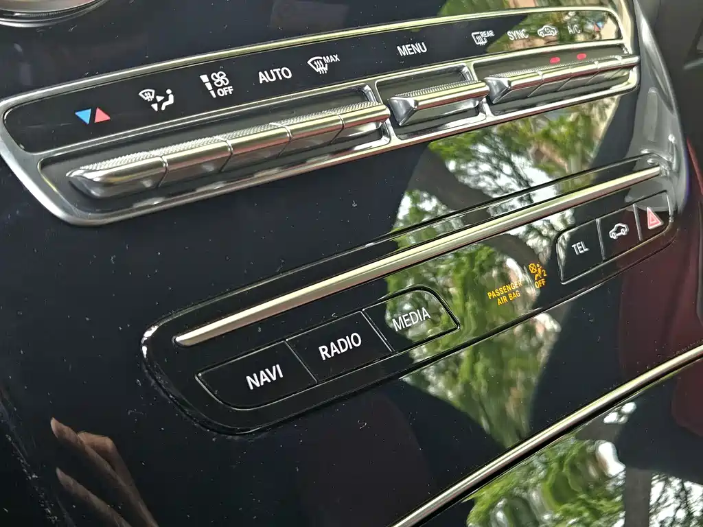 Mercedes-Benz C-Class AMG 2023 — фото 18