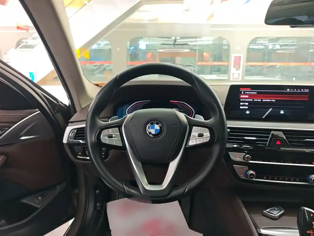 BMW 5 Series 2020 — фото 11