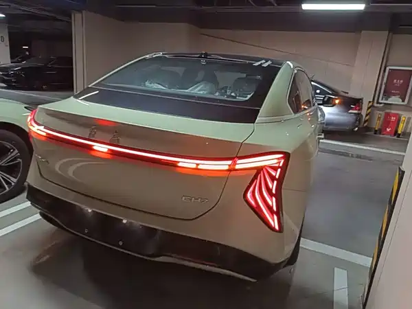 Hongqi EH7 2026