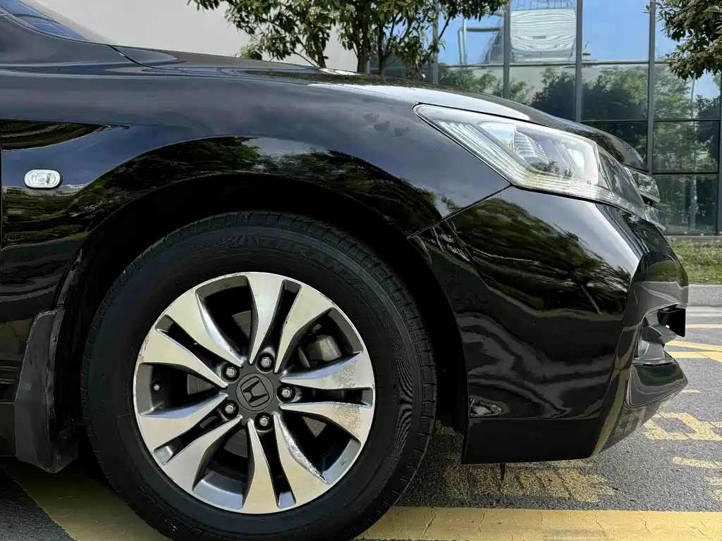 Honda Accord 2015 — фото 7