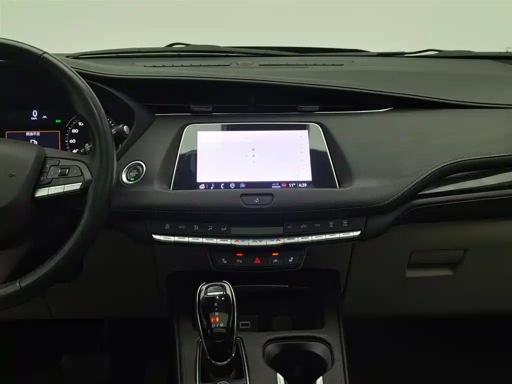 Cadillac XT4 2023 — фото 12