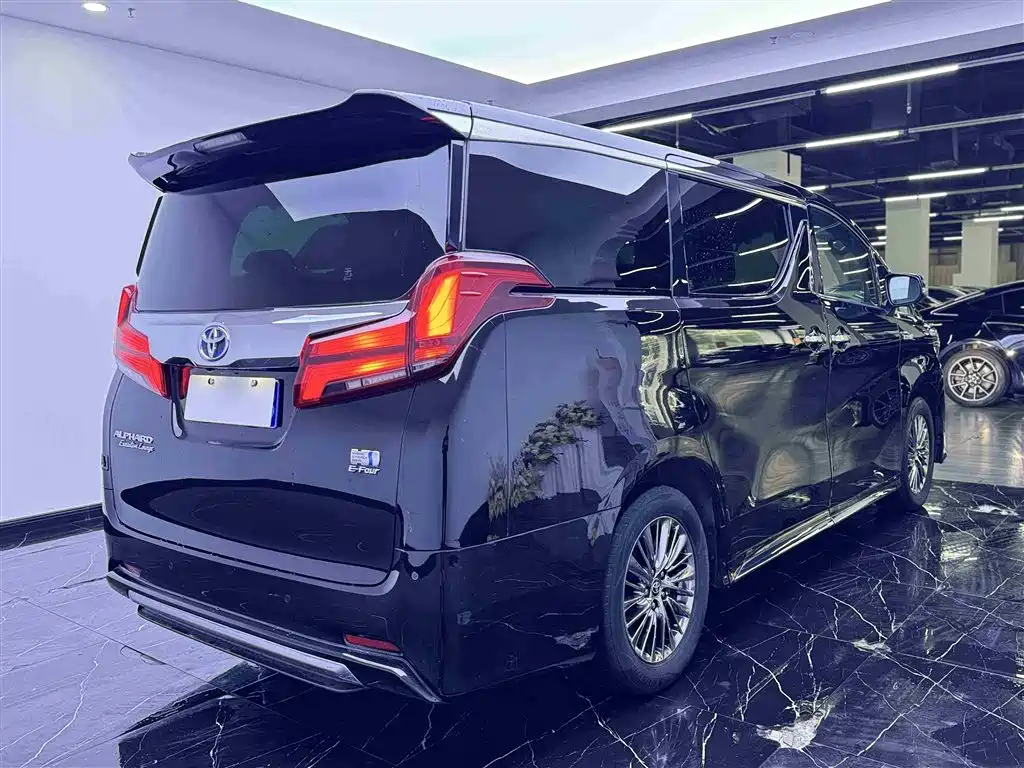 Toyota Alphard 2021 — фото 23