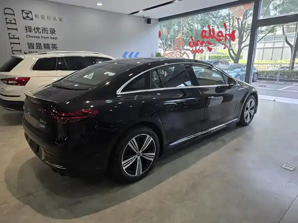 Mercedes-Benz EQE 2025