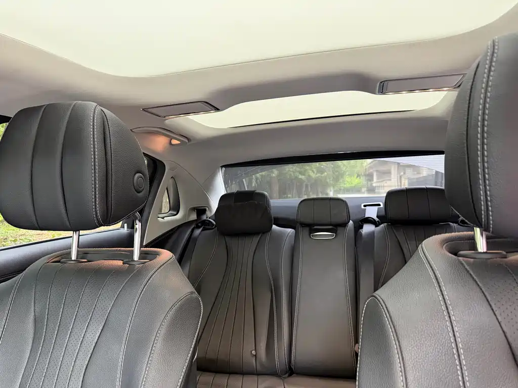 Mercedes-Benz E-Class 2023 — фото 15