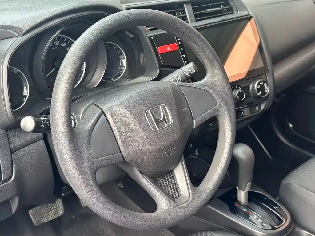 Honda Fit 2017 — фото 15