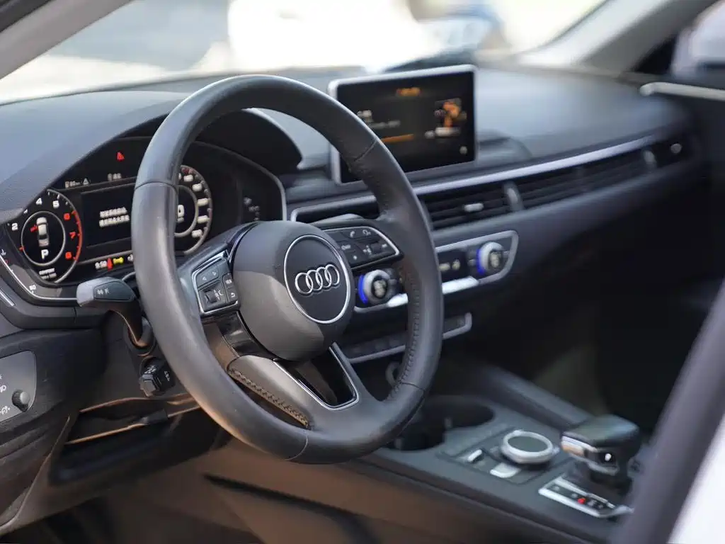 Audi A4L 2018